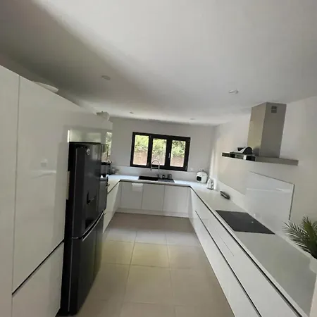 4 Villa *