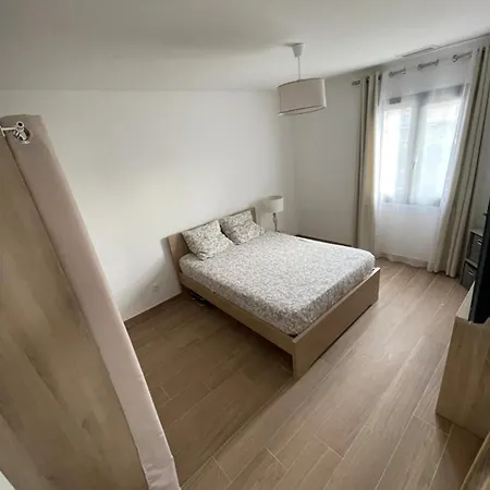 Villa 4 *
