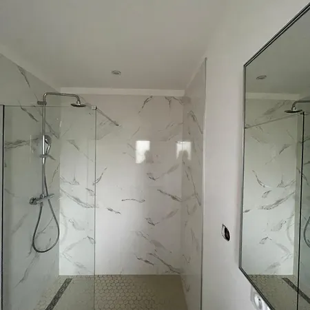4 * Carpentras